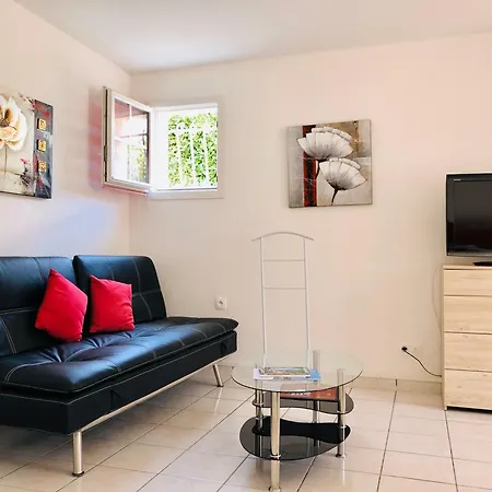 Emporium - Premium Serviced Apartment